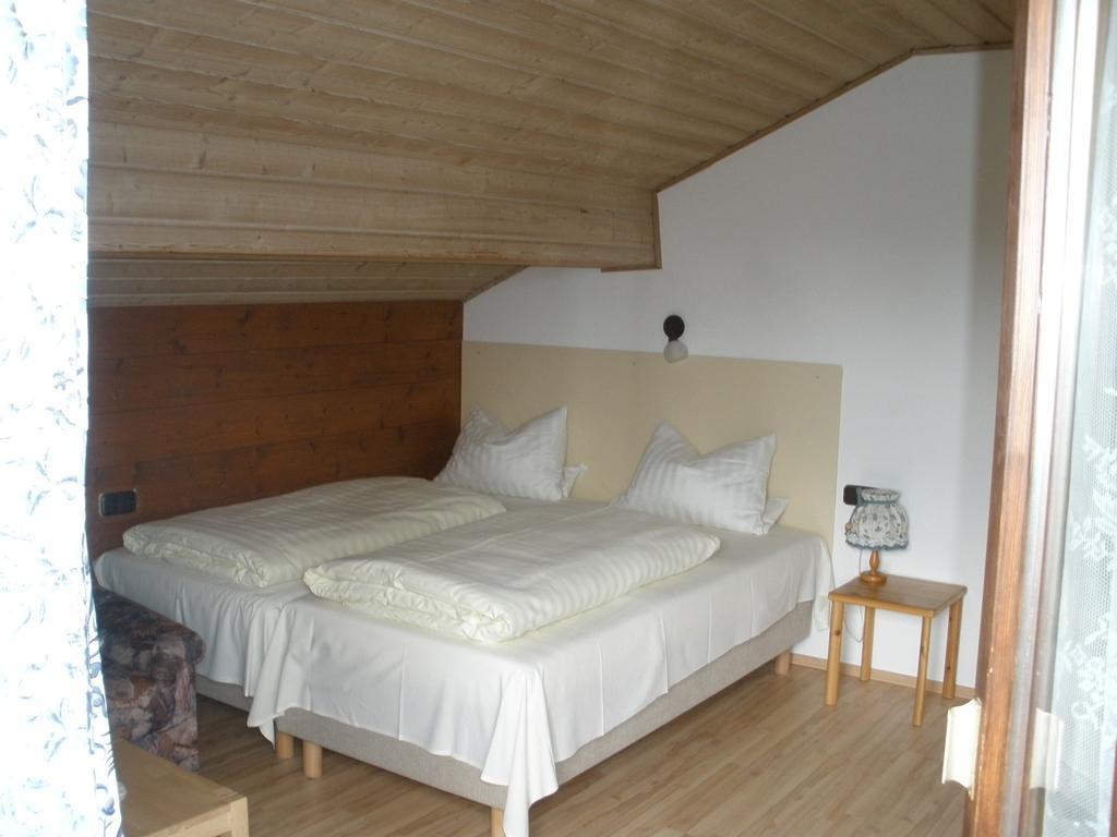 Alpengasthof Zur Loisach Hotel Grossweil Quarto foto