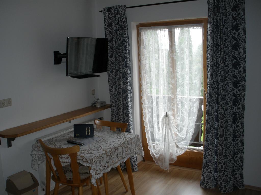 Alpengasthof Zur Loisach Hotel Grossweil Quarto foto