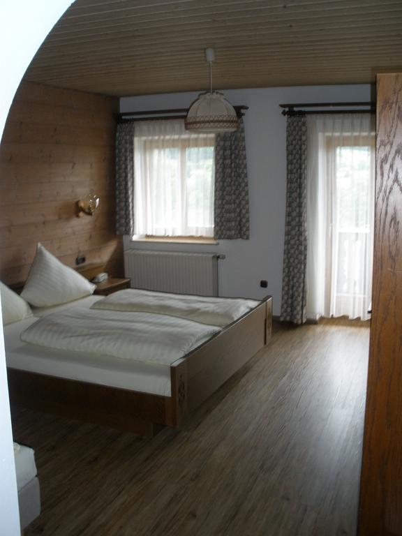 Alpengasthof Zur Loisach Hotel Grossweil Quarto foto
