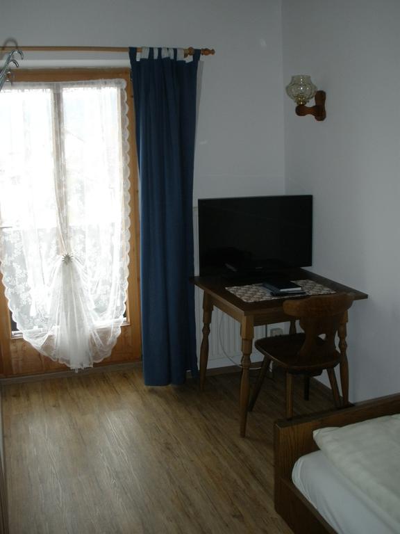 Alpengasthof Zur Loisach Hotel Grossweil Quarto foto
