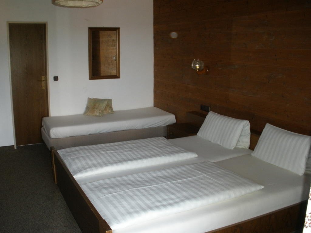Alpengasthof Zur Loisach Hotel Grossweil Quarto foto