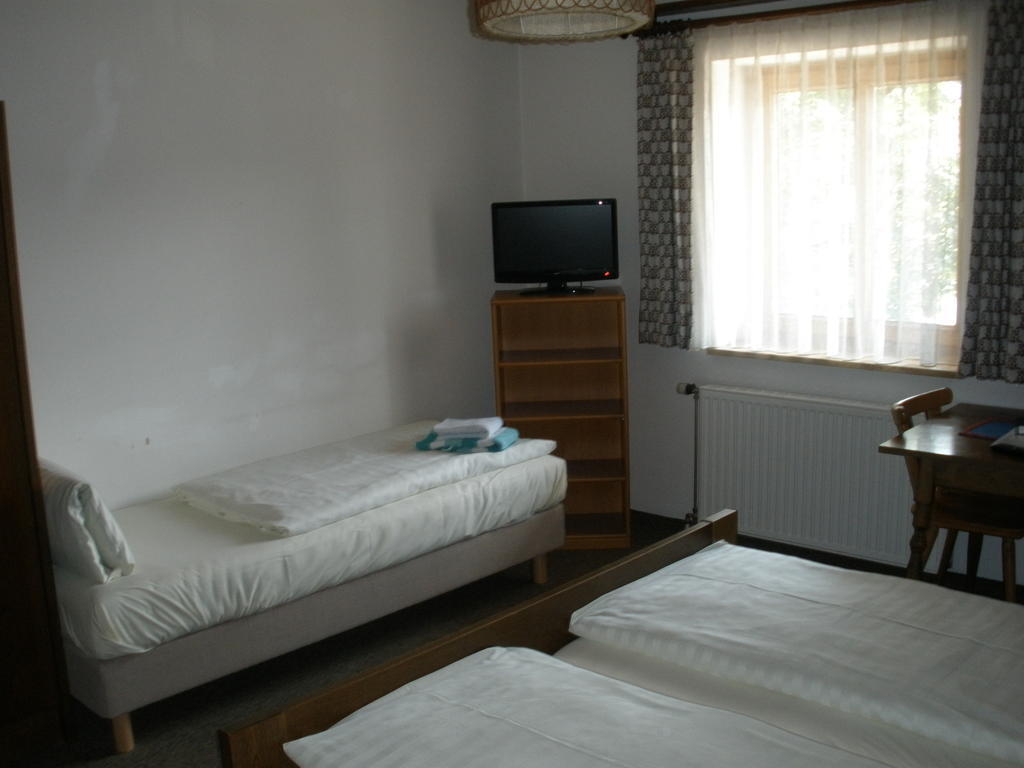 Alpengasthof Zur Loisach Hotel Grossweil Quarto foto